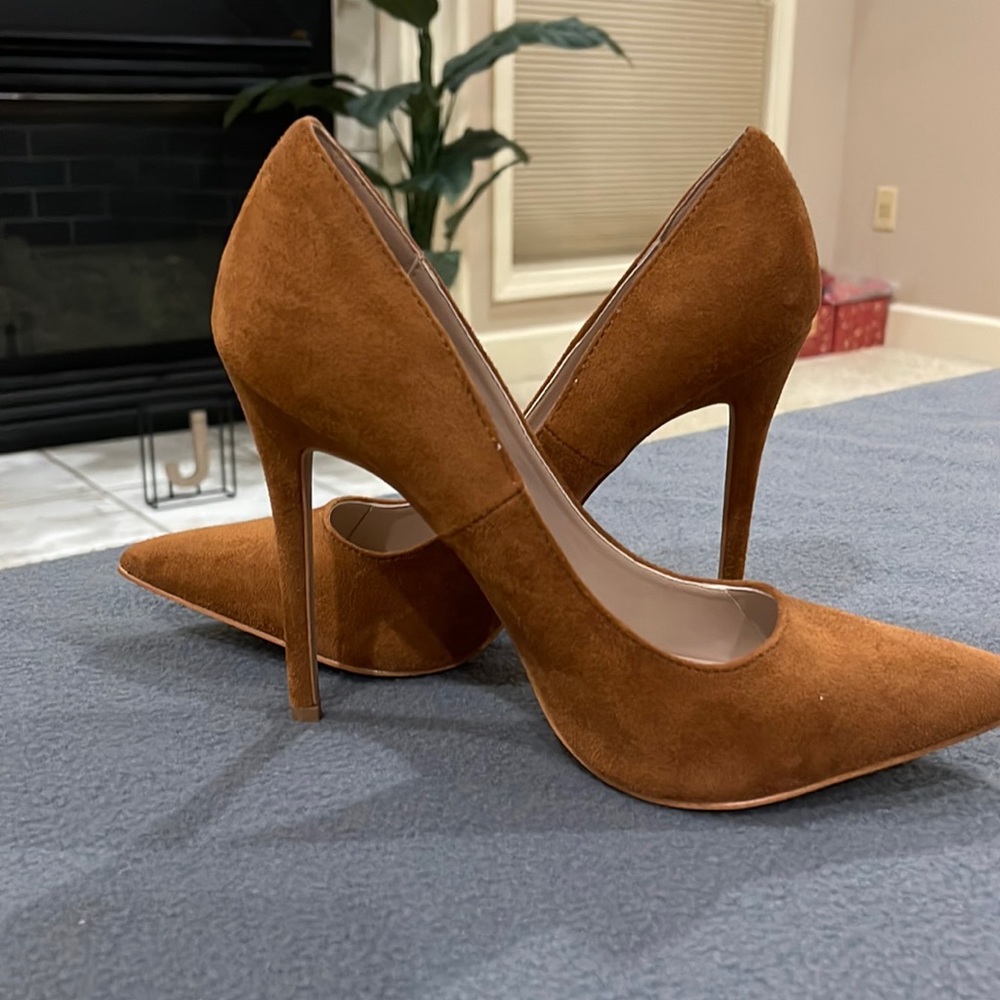 Brown heel size 9 never worn From Miss Lola
